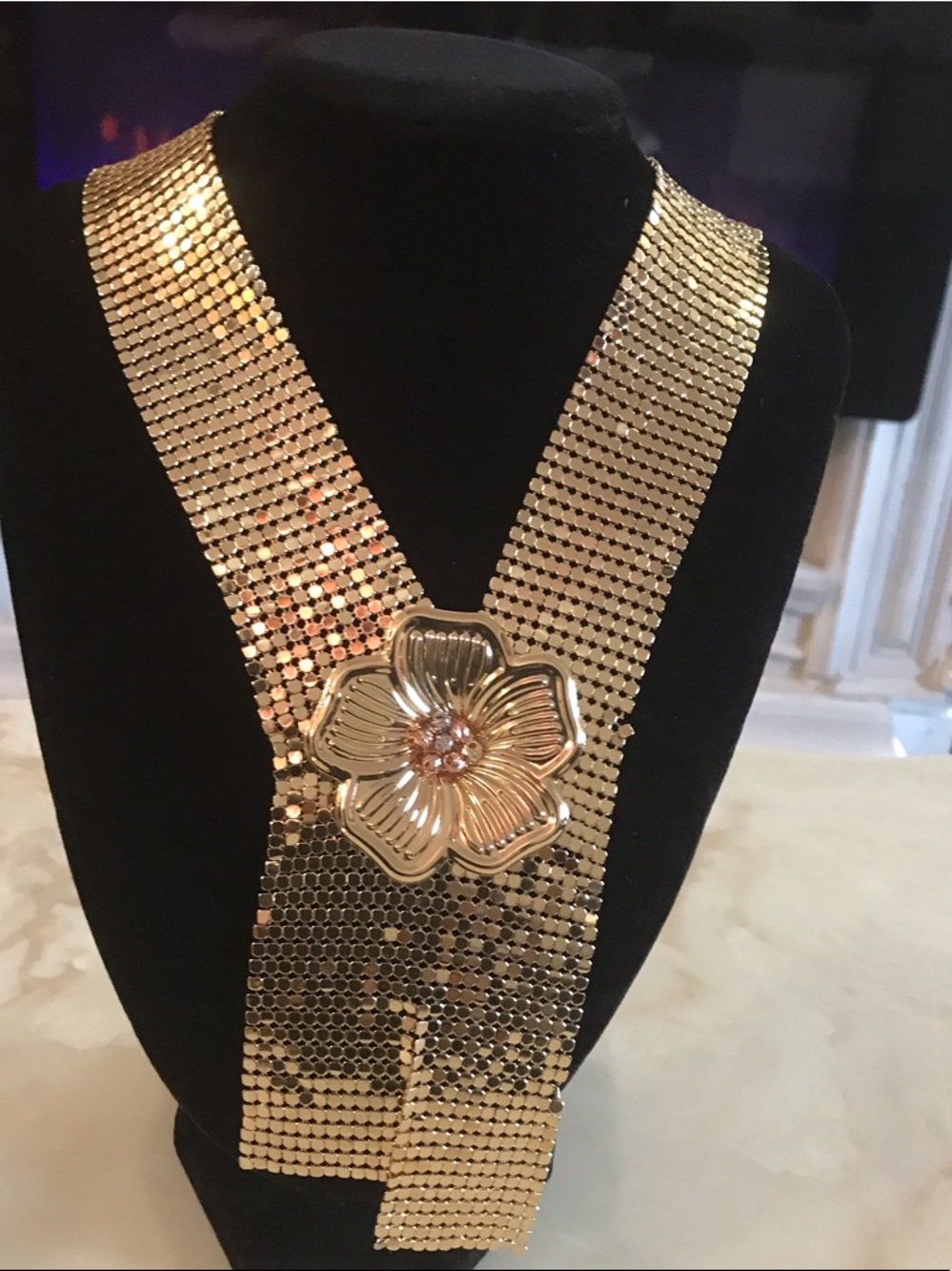 Elegant Gold Floral Statement Necklace